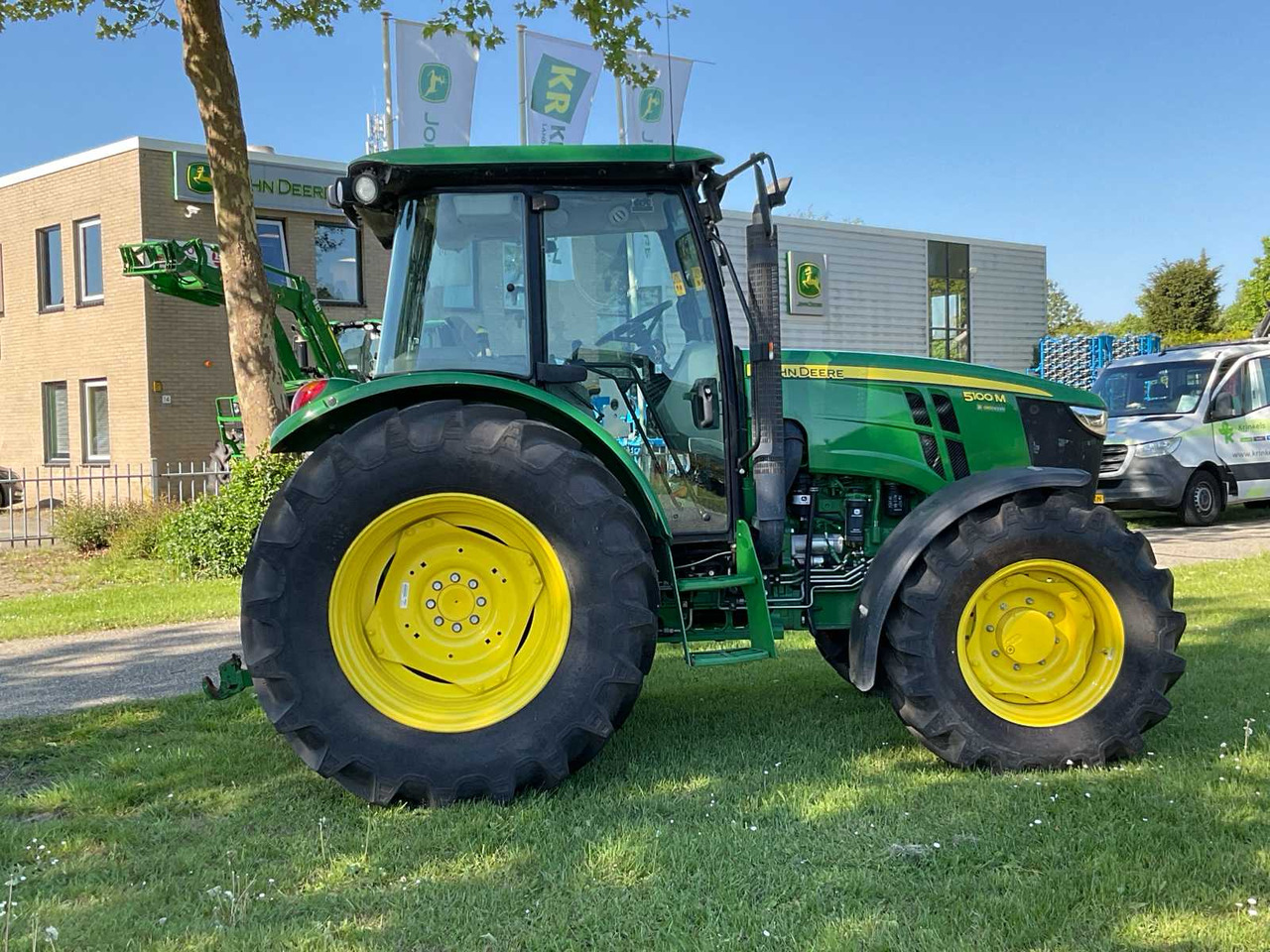 John Deere 5100M - جرار: صور 5 John Deere 5100M - جرار: صور 5