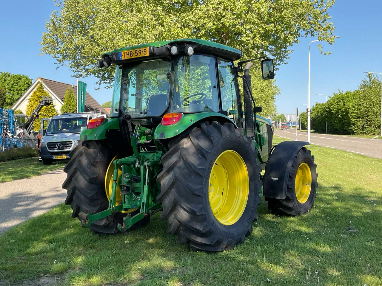 John Deere 5100M - جرار: صور 4 John Deere 5100M - جرار: صور 4
