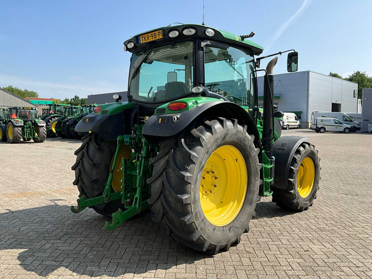 John Deere 6125R - جرار: صور 3 John Deere 6125R - جرار: صور 3