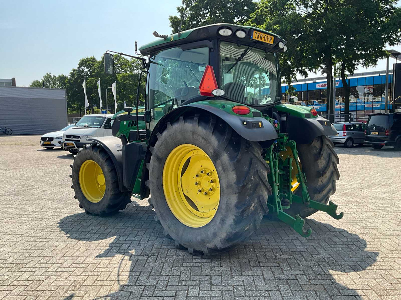 John Deere 6125R - جرار: صور 4 John Deere 6125R - جرار: صور 4