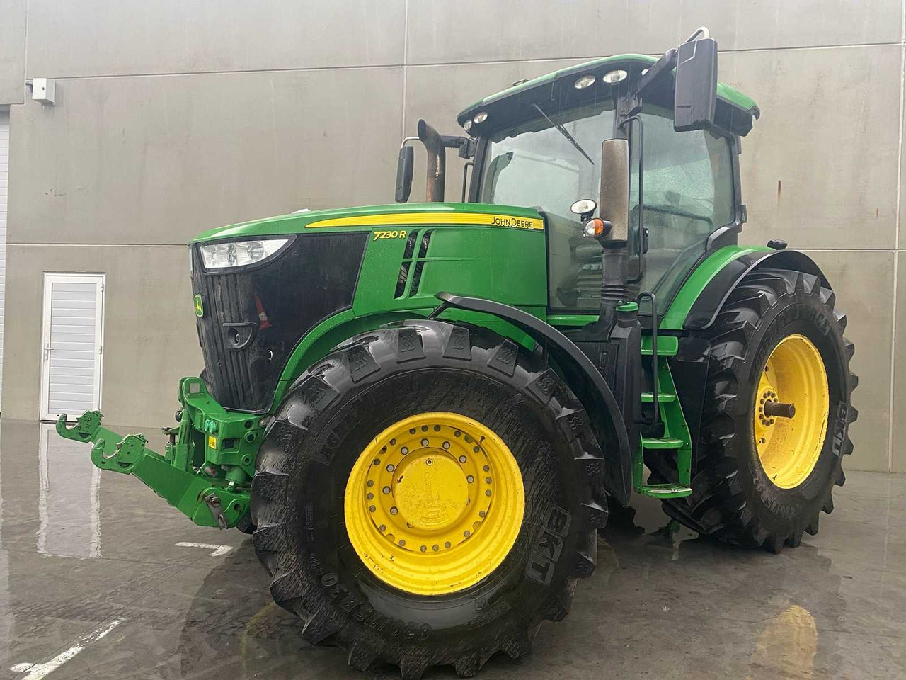 John Deere 7230R - جرار: صور 1 John Deere 7230R - جرار: صور 1