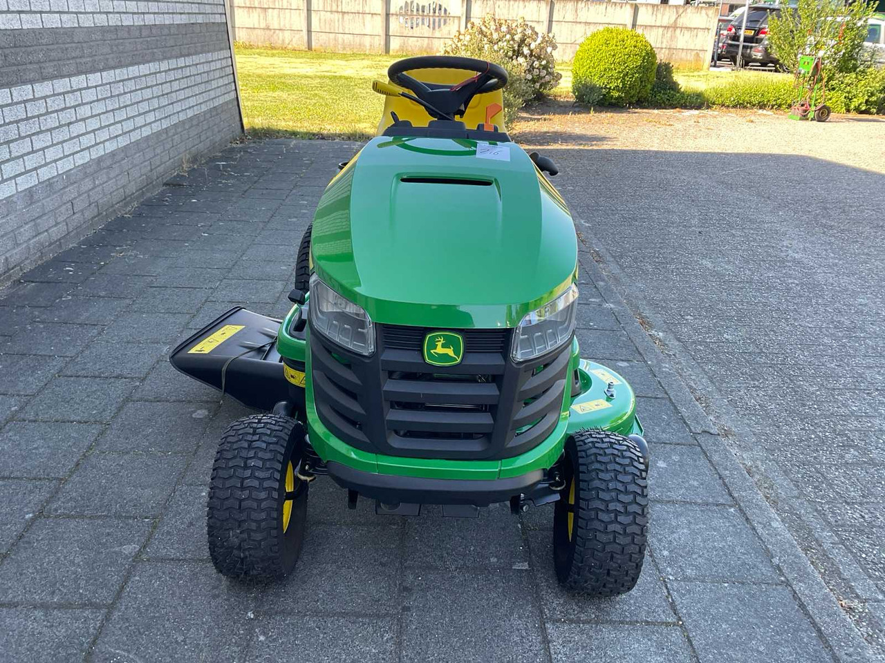 John Deere X107 - جزازة المروج: صور 5 John Deere X107 - جزازة المروج: صور 5