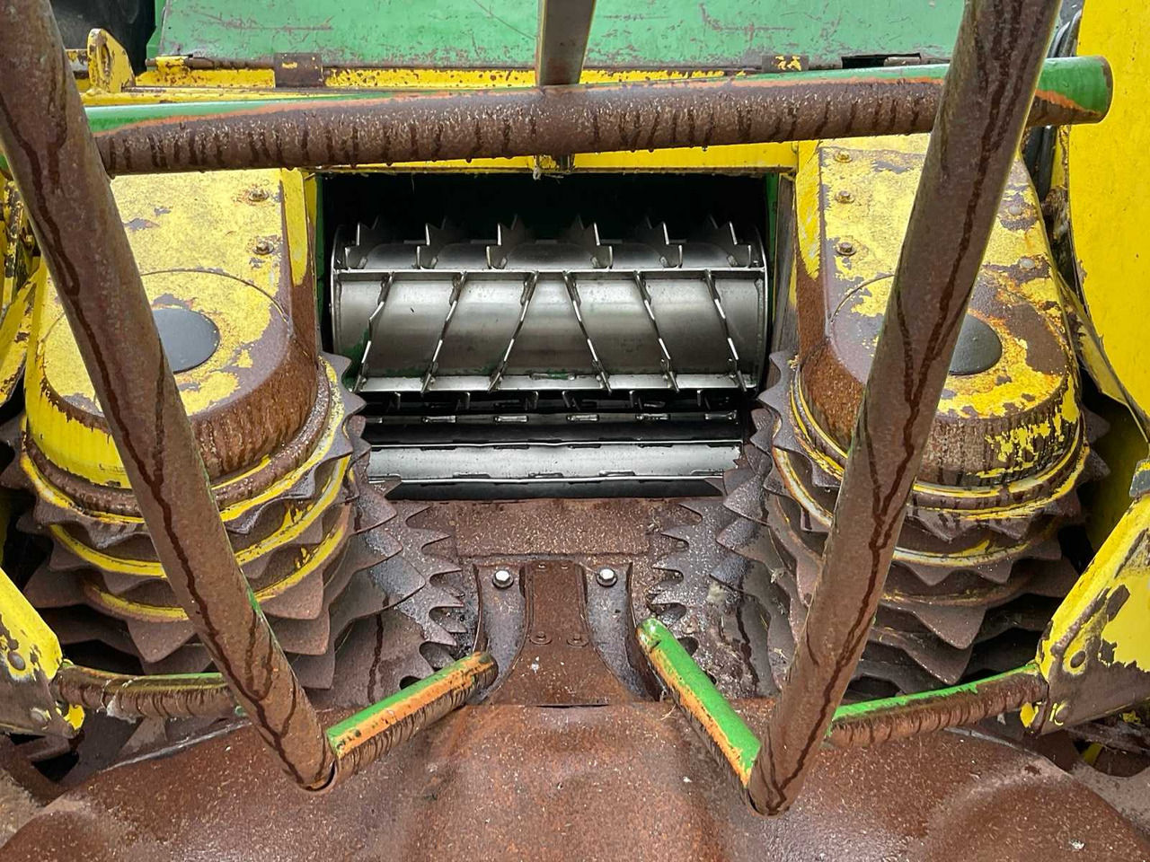 حصادة الأعلاف John deere 6950: صور 16
