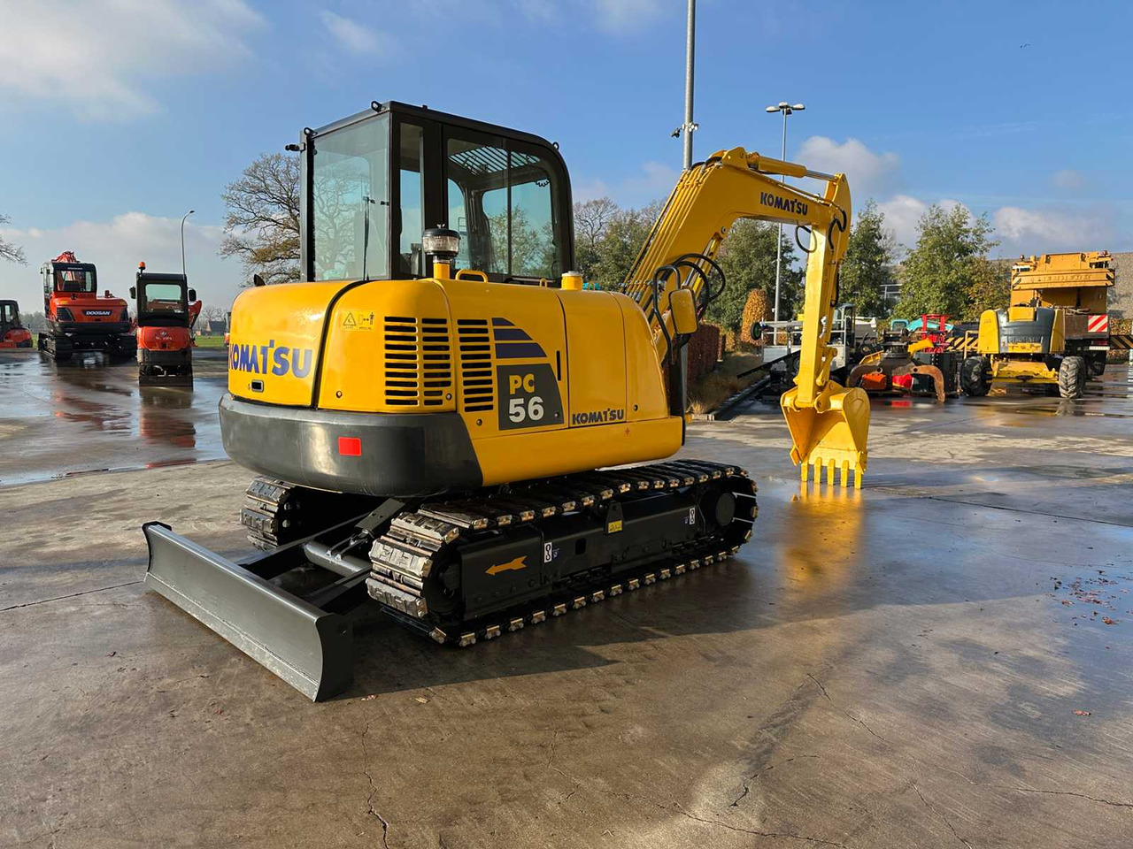 KOMATSU - PC56-7 - MIDI EXCAVATOR - حفارة: صور 4 KOMATSU - PC56-7 - MIDI EXCAVATOR - حفارة: صور 4