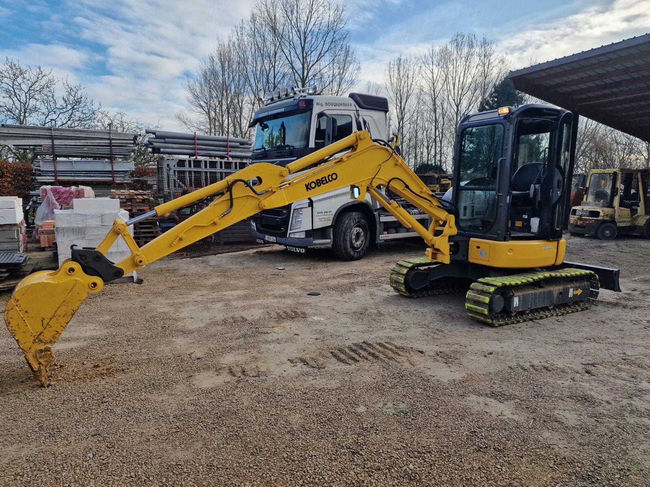 Kobelco SK35SR-6 - حفارات زحافة: صور 2 Kobelco SK35SR-6 - حفارات زحافة: صور 2