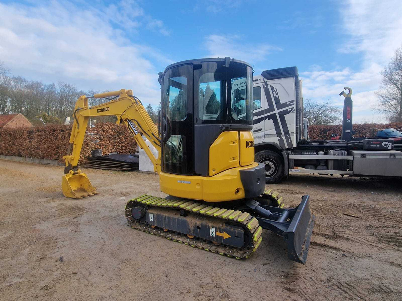 Kobelco SK35SR-6 - حفارات زحافة: صور 4 Kobelco SK35SR-6 - حفارات زحافة: صور 4