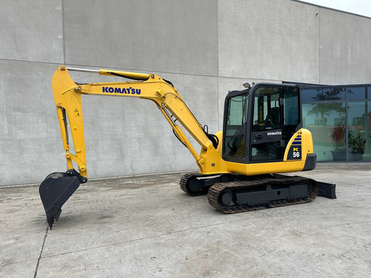 Komatsu PC56-7 - حفارات زحافة: صور 1 Komatsu PC56-7 - حفارات زحافة: صور 1