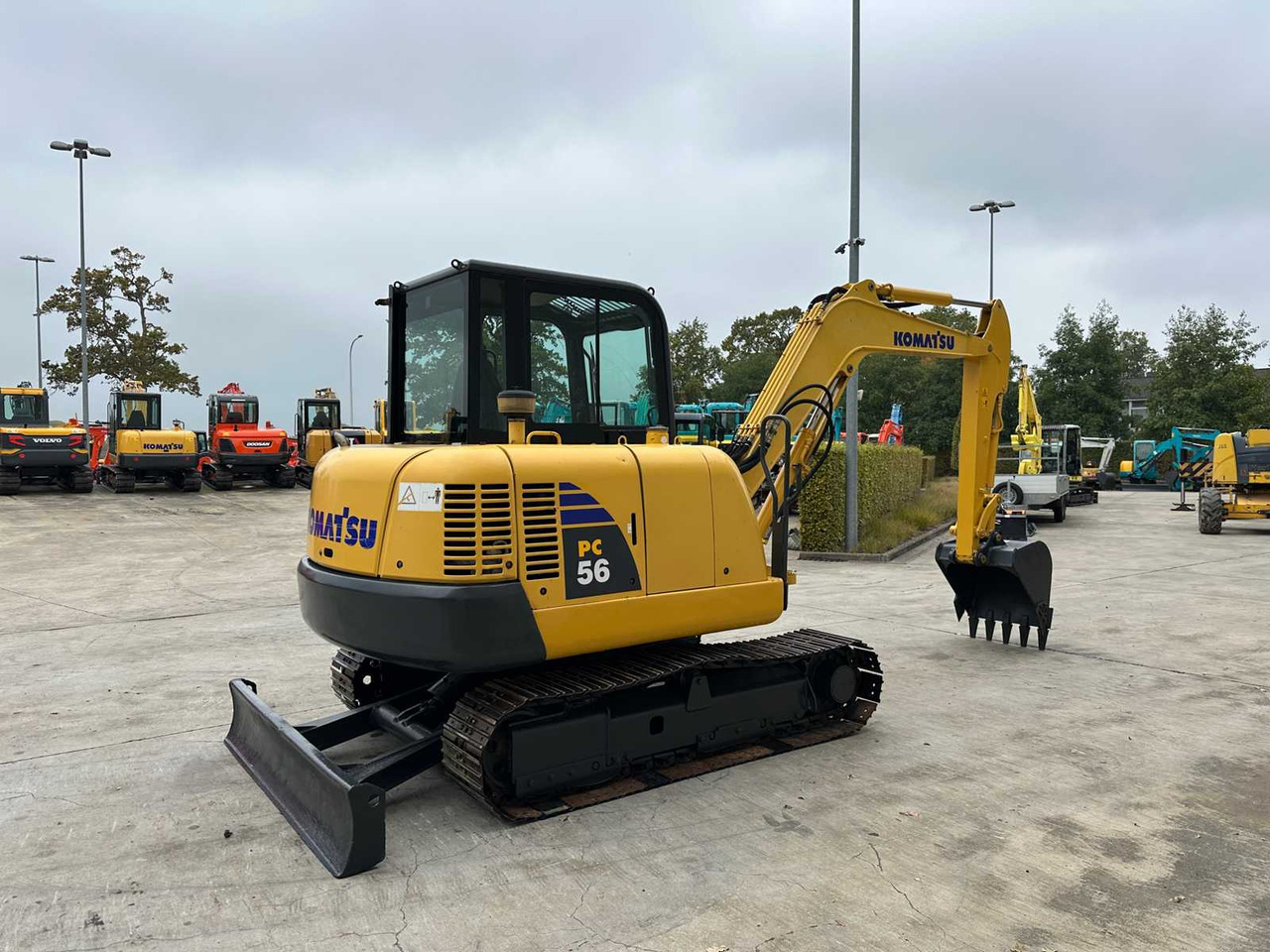 Komatsu PC56-7 - حفارات زحافة: صور 4 Komatsu PC56-7 - حفارات زحافة: صور 4