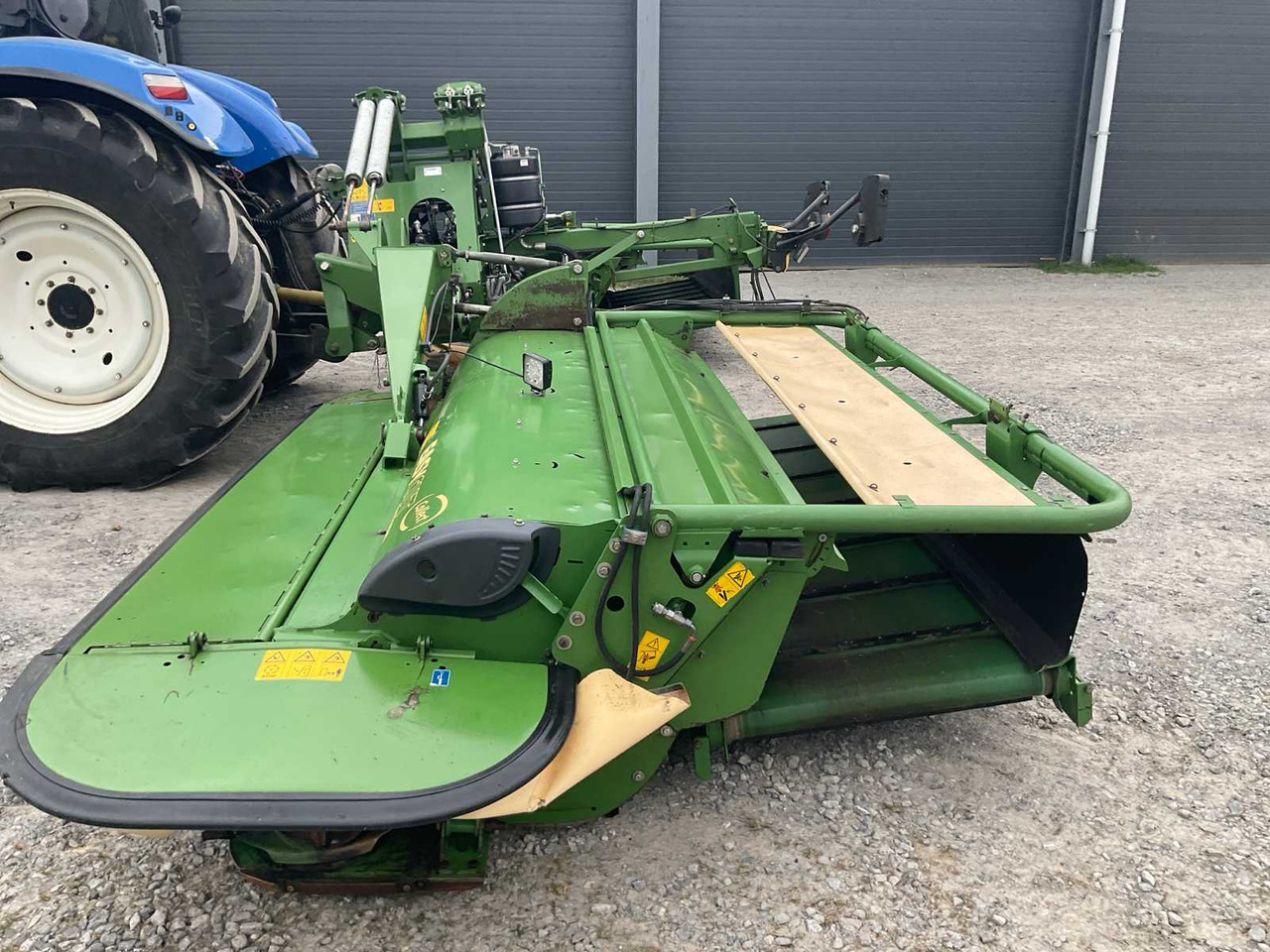 Krone Easycut B870CV - معدات القش: صور 3 Krone Easycut B870CV - معدات القش: صور 3
