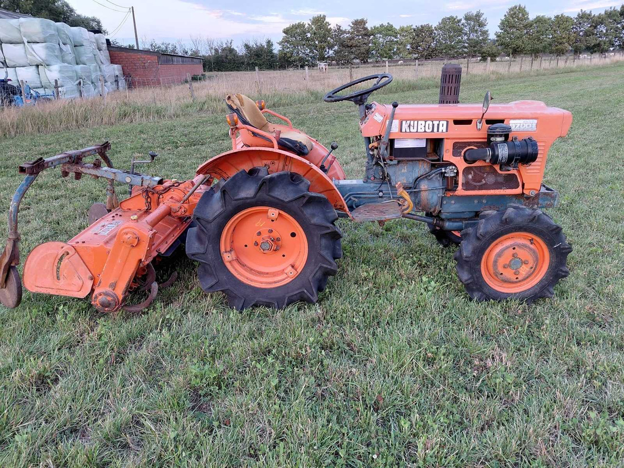 Kubota B7001 - جرار صغير: صور 1 Kubota B7001 - جرار صغير: صور 1