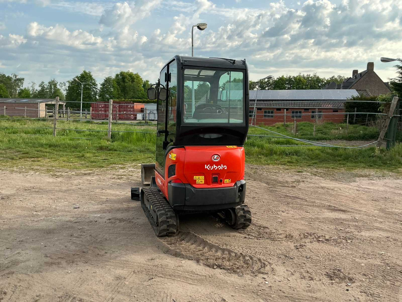 Kubota KX019-4 - حفارة مصغرة: صور 5 Kubota KX019-4 - حفارة مصغرة: صور 5