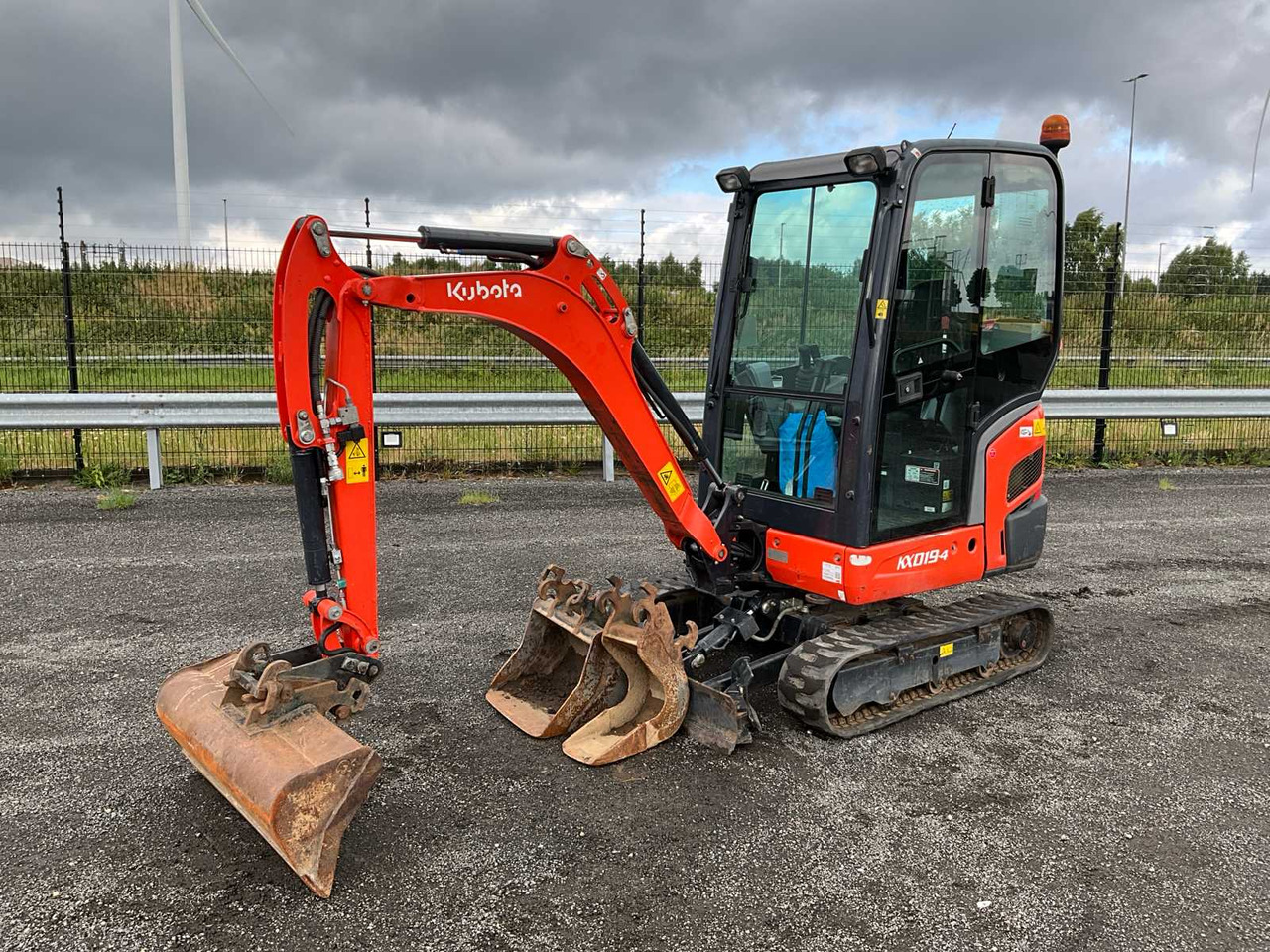 Kubota KX019-4 - حفارة مصغرة: صور 1 Kubota KX019-4 - حفارة مصغرة: صور 1