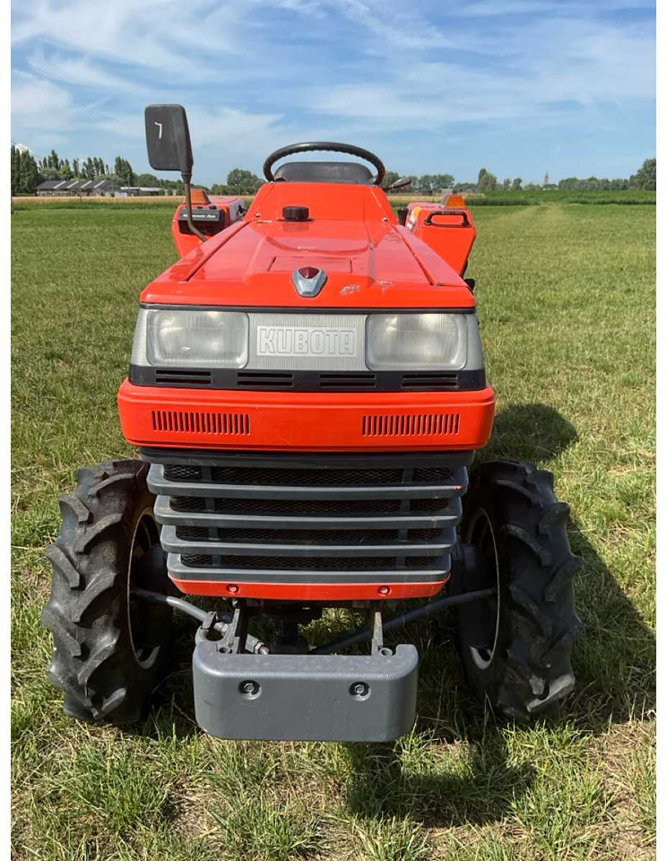 Kubota L1-195 - جرار صغير: صور 2 Kubota L1-195 - جرار صغير: صور 2