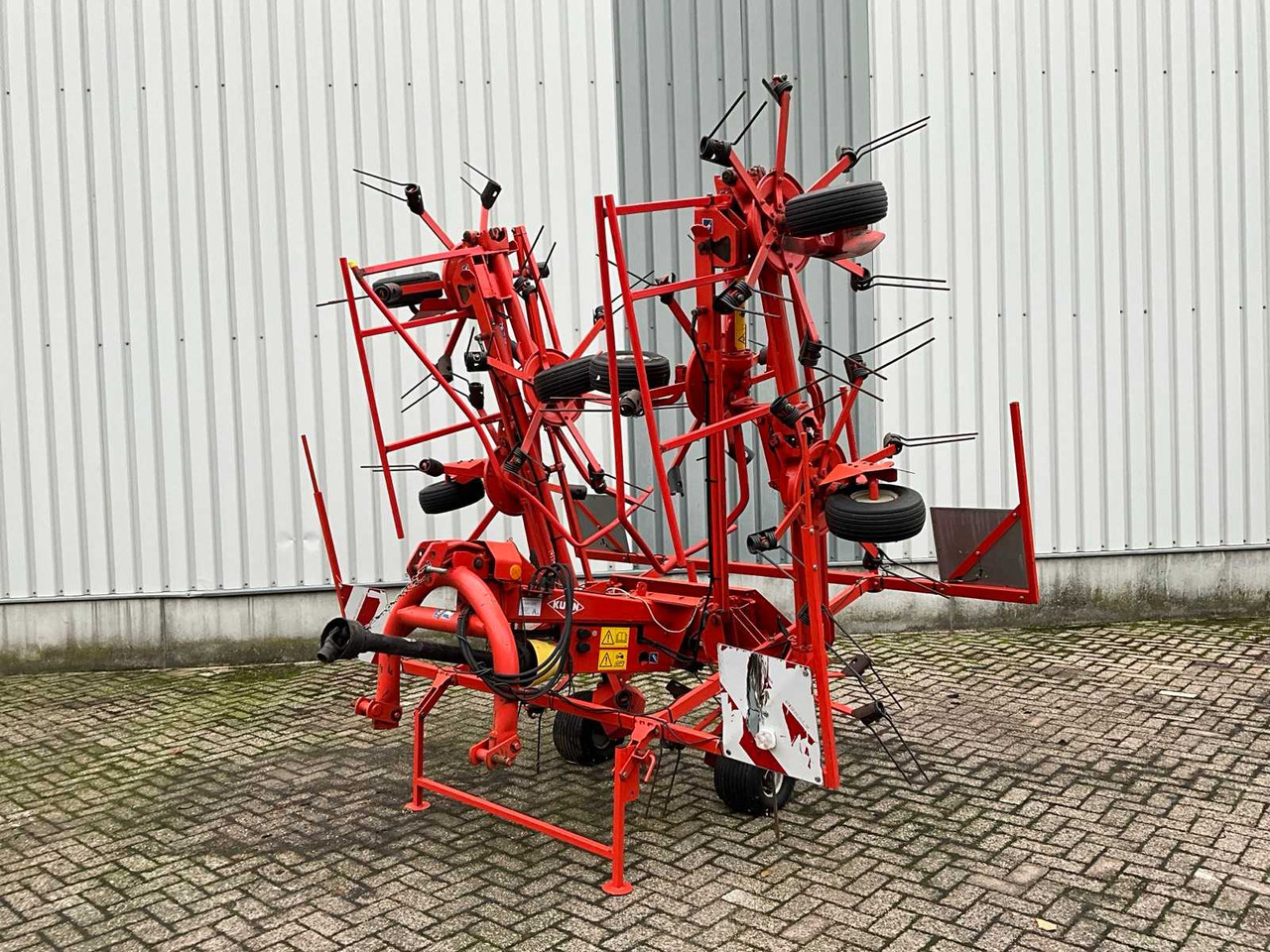 Kuhn GF8501MH0 - معدات القش: صور 1 Kuhn GF8501MH0 - معدات القش: صور 1