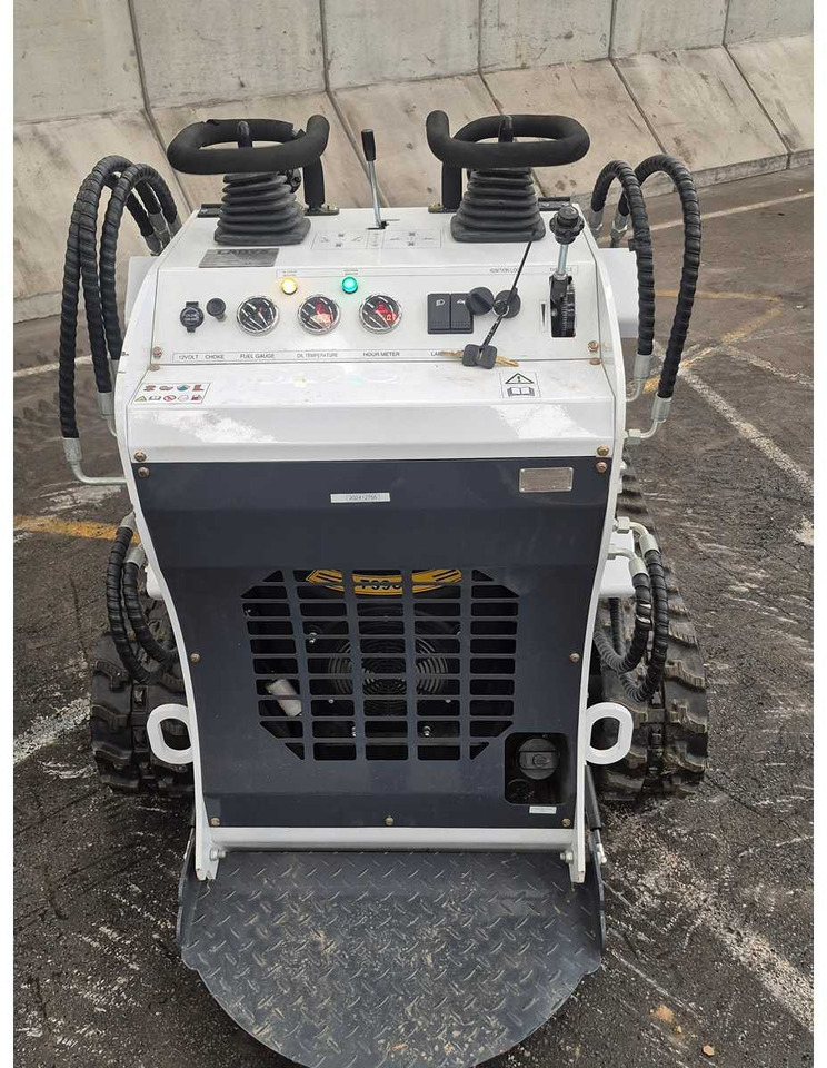 LADYS - 2025 - LA380 - SKID STEER LOADER - اللودر المجنزر صغير: صور 3 LADYS - 2025 - LA380 - SKID STEER LOADER - اللودر المجنزر صغير: صور 3