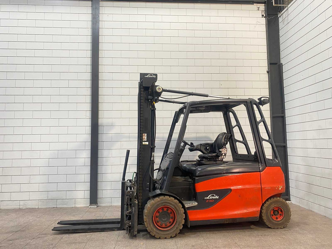 LINDE - 2019 - E50HL-01 - 5000KG LIFTING CAPACITY, TRIPLE LOADER - FORKLIFT - رافعة شوكية: صور 2 LINDE - 2019 - E50HL-01 - 5000KG LIFTING CAPACITY, TRIPLE LOADER - FORKLIFT - رافعة شوكية: صور 2