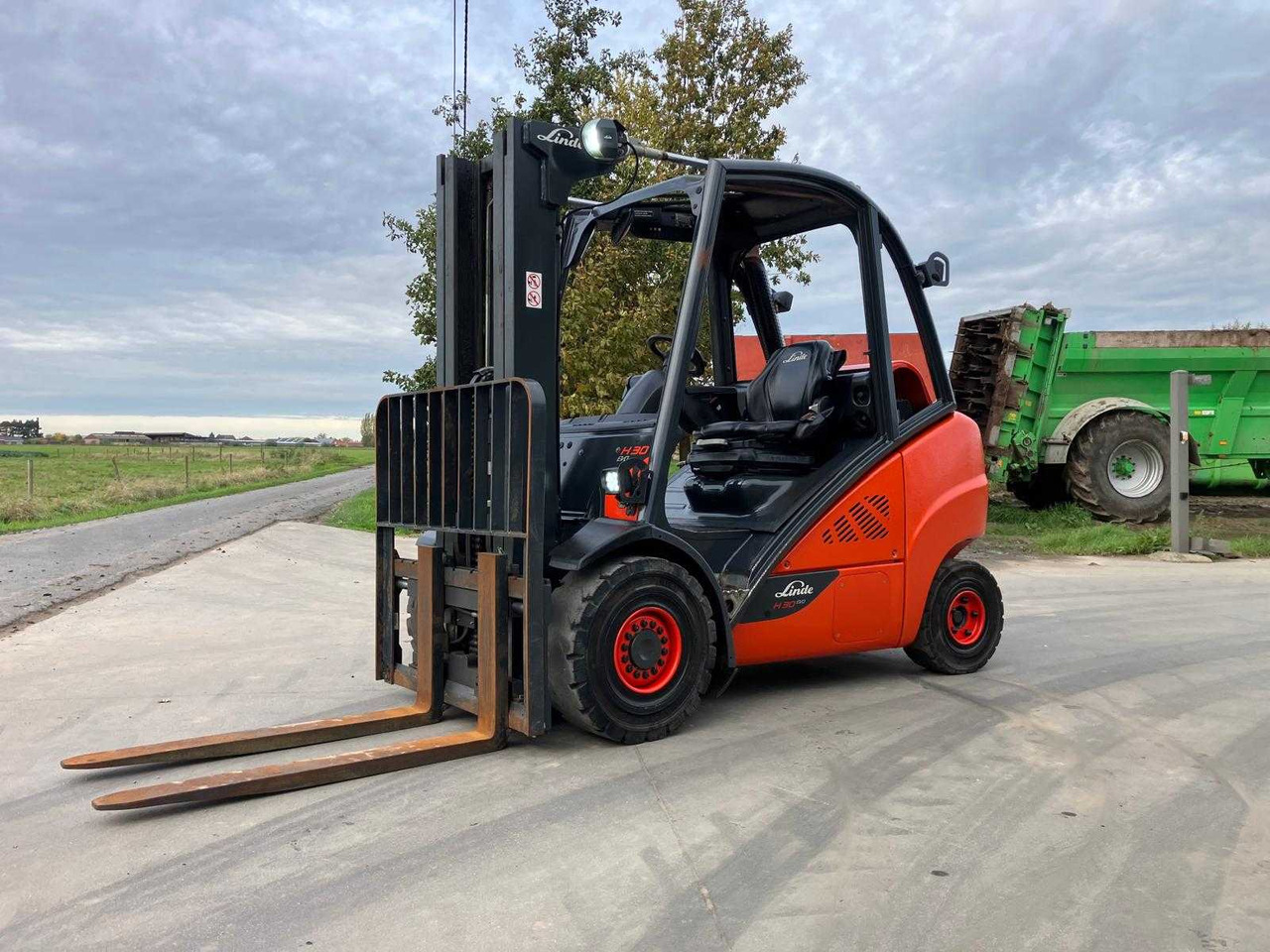 LINDE H30T-02 FORKLIFT 2019 - رافعة شوكية: صور 1 LINDE H30T-02 FORKLIFT 2019 - رافعة شوكية: صور 1