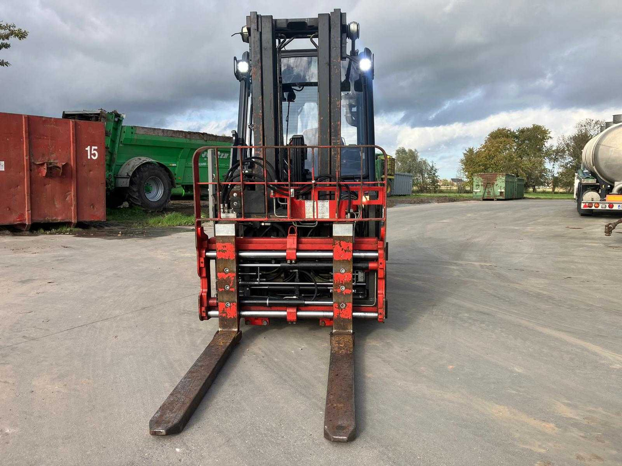 رافعة شوكية LINDE H35T-02 FORKLIFT 2016: صور 16 رافعة شوكية LINDE H35T-02 FORKLIFT 2016: صور 16