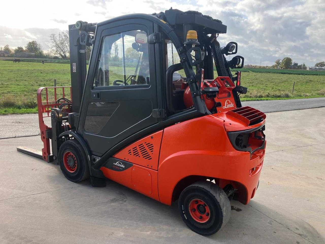 رافعة شوكية LINDE H35T-02 FORKLIFT 2016: صور 9 رافعة شوكية LINDE H35T-02 FORKLIFT 2016: صور 9