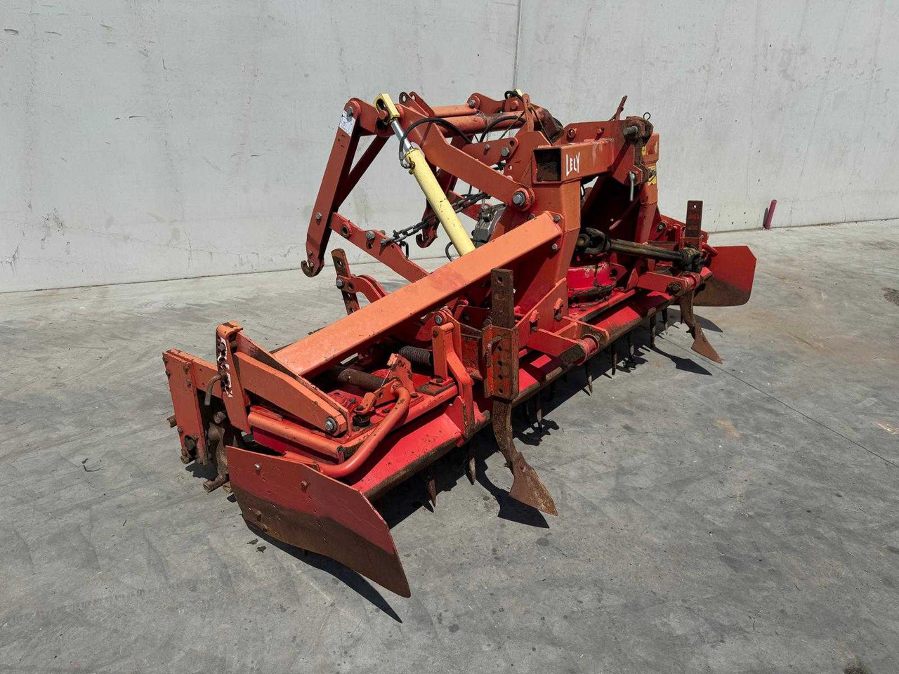 Lely 300-55 - مسلفة القوة: صور 3 Lely 300-55 - مسلفة القوة: صور 3