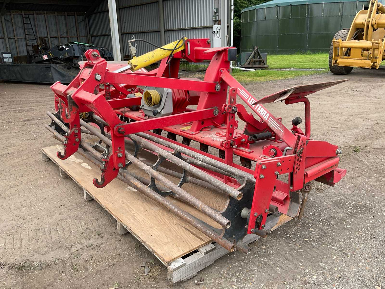 Lely Terra 300-25 Plus - مسلفة القوة: صور 5 Lely Terra 300-25 Plus - مسلفة القوة: صور 5