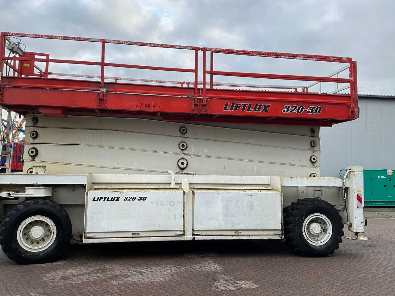 LiftLux 320-30 Super Jannette - منصات هيدروليكية متنقلة: صور 4 LiftLux 320-30 Super Jannette - منصات هيدروليكية متنقلة: صور 4