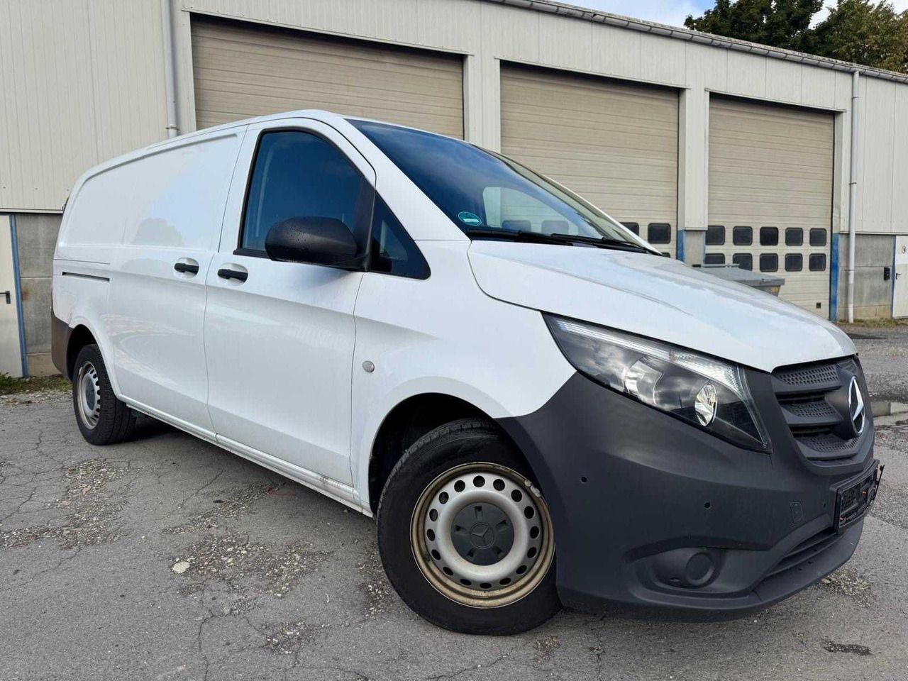 MERCEDES-BENZ VITO 114 CDI KA/L3 – FIRST REG. 2023 – ONLY 31.000 KM – REVERSING CAMERA – TOWBAR - شاحنة: صور 2 MERCEDES-BENZ VITO 114 CDI KA/L3 – FIRST REG. 2023 – ONLY 31.000 KM – REVERSING CAMERA – TOWBAR - شاحنة: صور 2