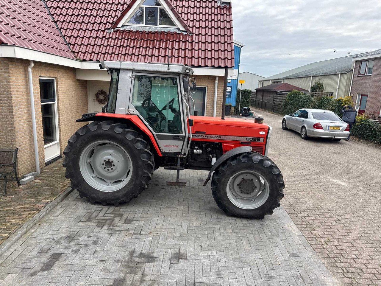 Massey-Ferguson MASSEY-FERGUSON - 3095 DATATRONIC - ALL-WHEEL DRIVE AGRICULTURAL TRACTOR - جرار: صور 4 Massey-Ferguson MASSEY-FERGUSON - 3095 DATATRONIC - ALL-WHEEL DRIVE AGRICULTURAL TRACTOR - جرار: صور 4
