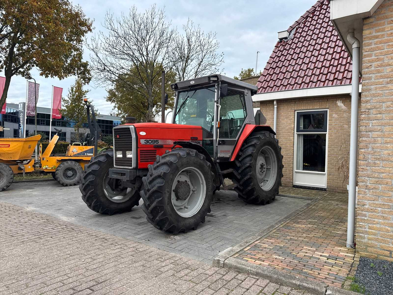Massey-Ferguson MASSEY-FERGUSON - 3095 DATATRONIC - ALL-WHEEL DRIVE AGRICULTURAL TRACTOR - جرار: صور 3 Massey-Ferguson MASSEY-FERGUSON - 3095 DATATRONIC - ALL-WHEEL DRIVE AGRICULTURAL TRACTOR - جرار: صور 3