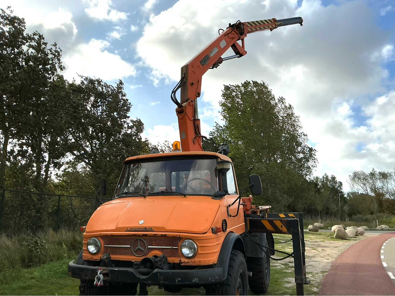 Mercedes-benz Unimog 406 - المقطورة الزراعية: صور 4 Mercedes-benz Unimog 406 - المقطورة الزراعية: صور 4