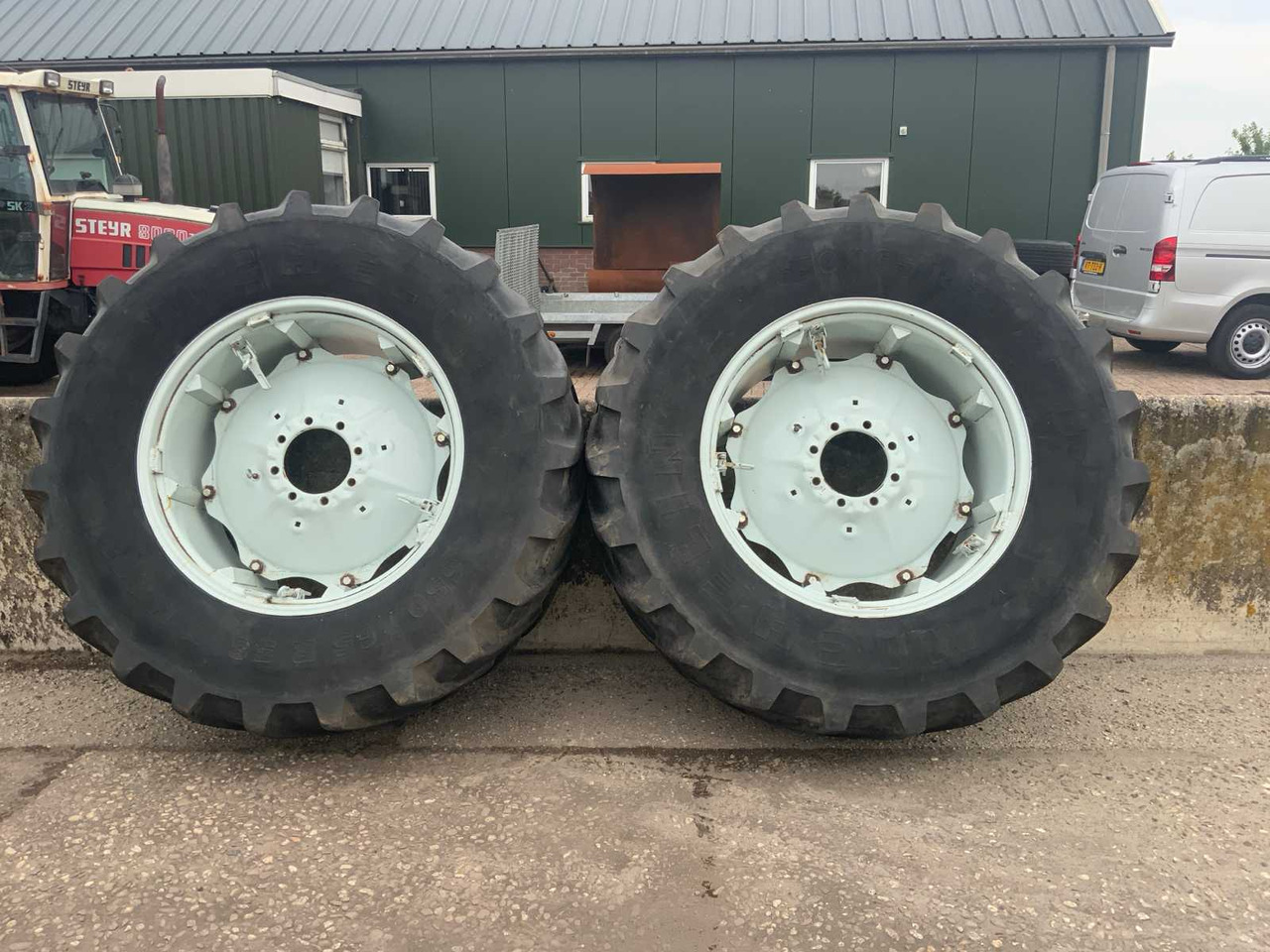 Michelin XM108 - الإطارات والجنوط - جرار: صور 1 Michelin XM108 - الإطارات والجنوط - جرار: صور 1