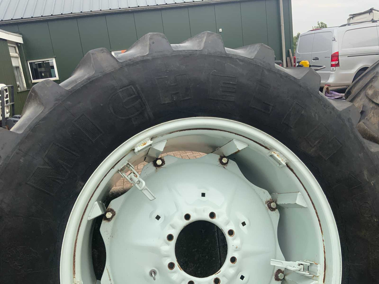 Michelin XM108 - الإطارات والجنوط - جرار: صور 5 Michelin XM108 - الإطارات والجنوط - جرار: صور 5