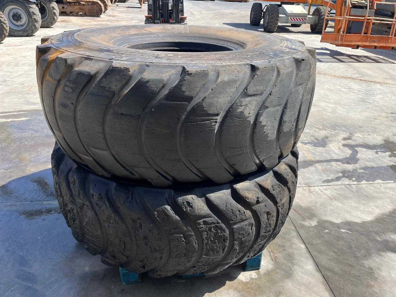 Micheling 23.5-25 XR - حفارة على عجلات: صور 4 Micheling 23.5-25 XR - حفارة على عجلات: صور 4