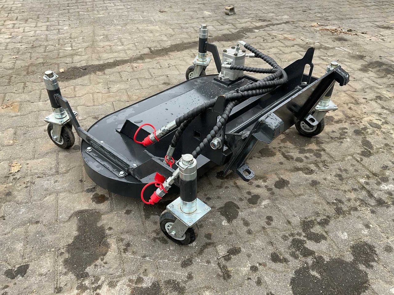 Mowing topper (Avant wheel loader) - التقطيع جزازة/ ماكينات قطع الحشائش: صور 5 Mowing topper (Avant wheel loader) - التقطيع جزازة/ ماكينات قطع الحشائش: صور 5