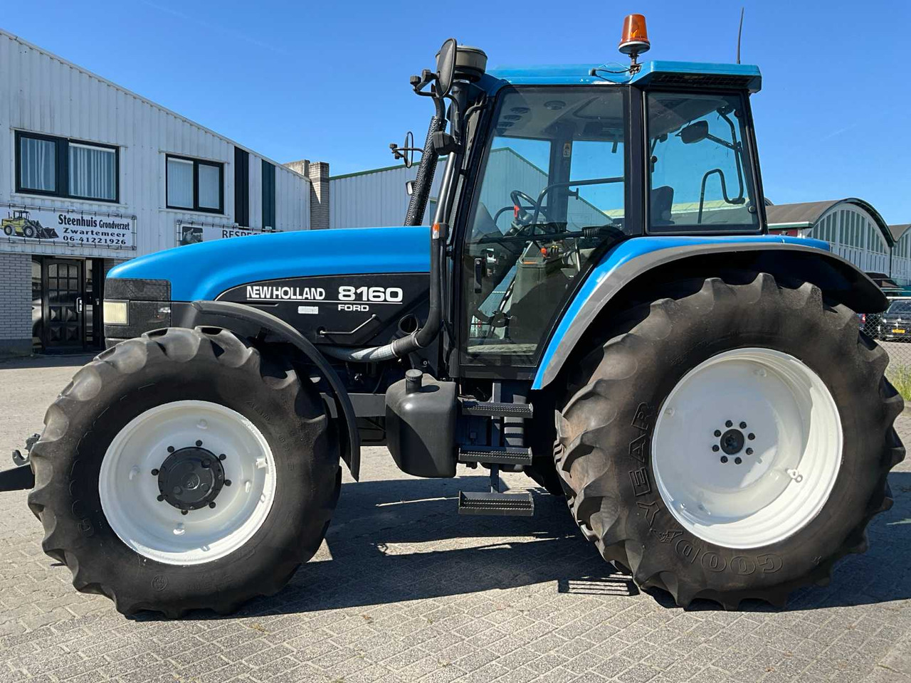 New Holland 8160 - جرار: صور 5 New Holland 8160 - جرار: صور 5