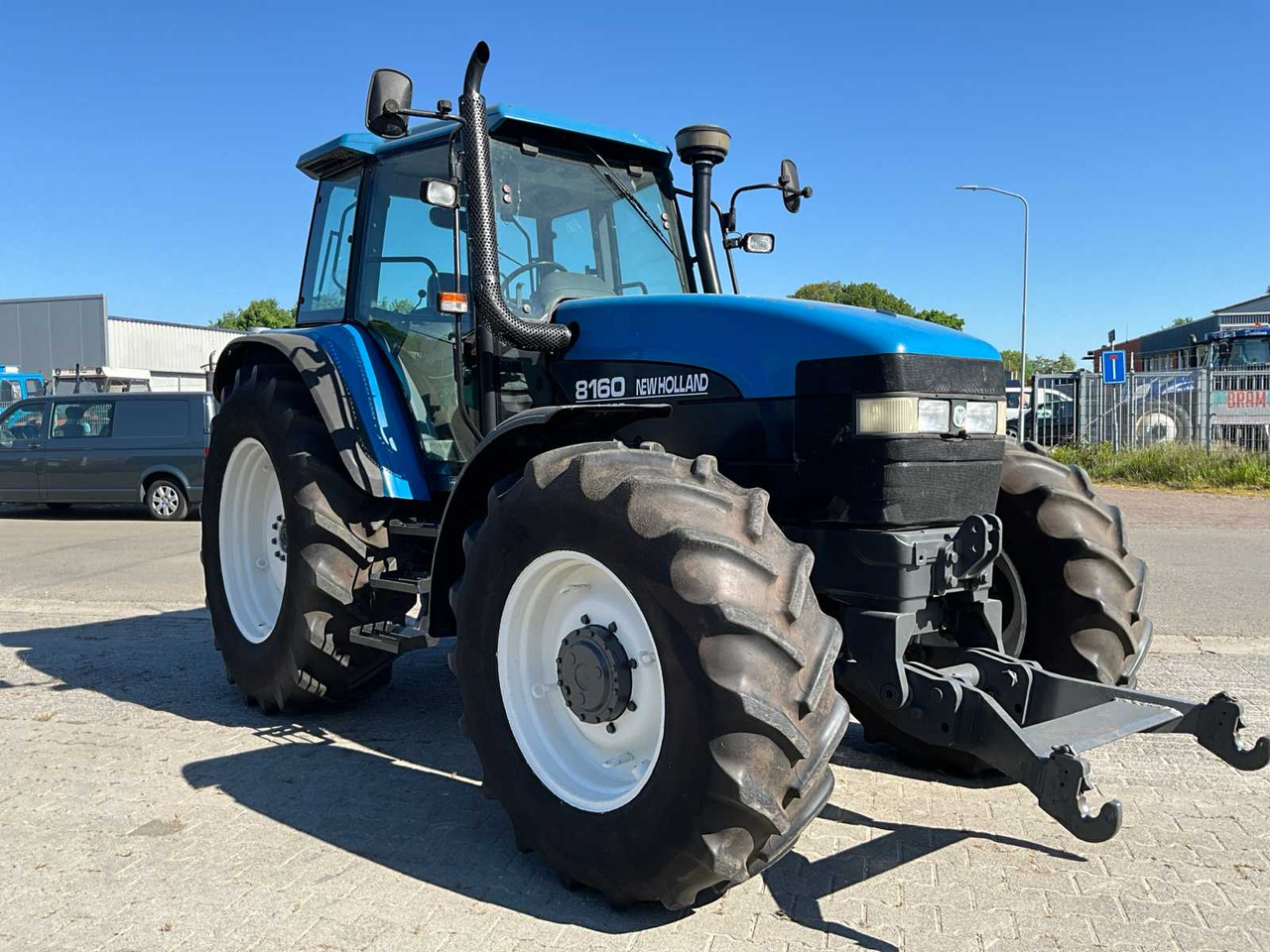 New Holland 8160 - جرار: صور 4 New Holland 8160 - جرار: صور 4