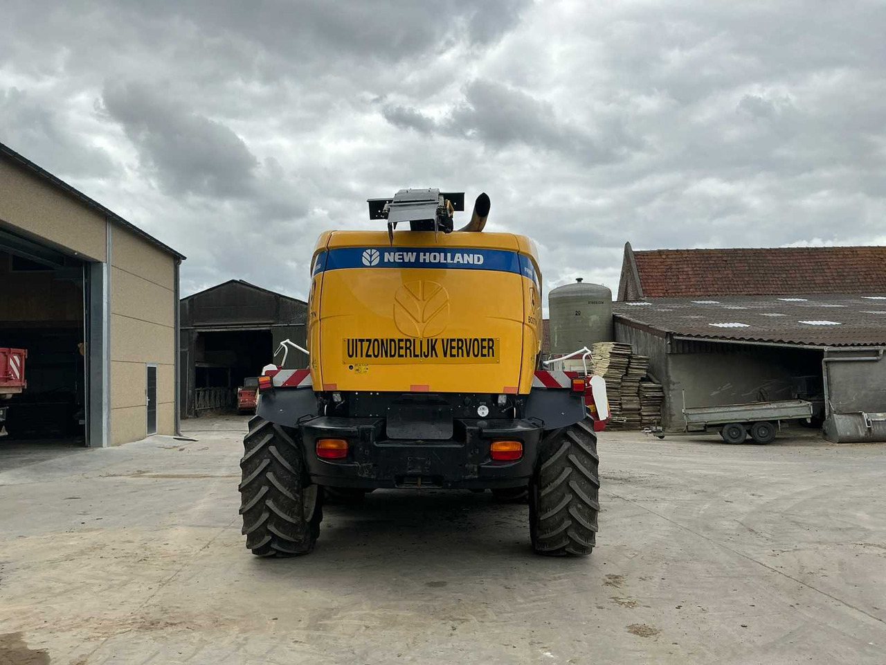 New Holland FR9060 - حصادة الأعلاف: صور 4 New Holland FR9060 - حصادة الأعلاف: صور 4