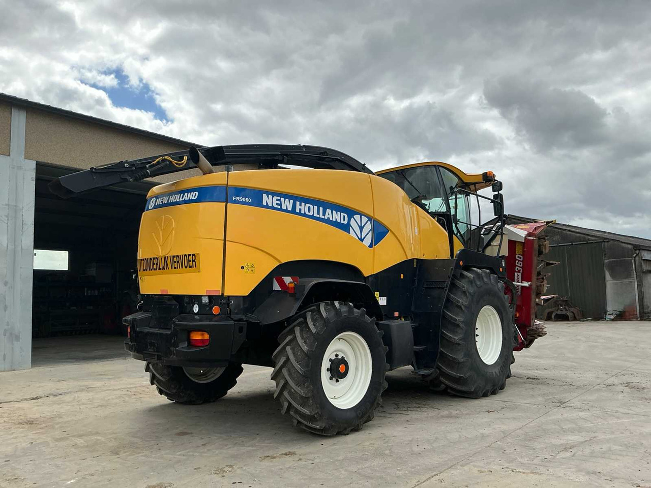 New Holland FR9060 - حصادة الأعلاف: صور 5 New Holland FR9060 - حصادة الأعلاف: صور 5