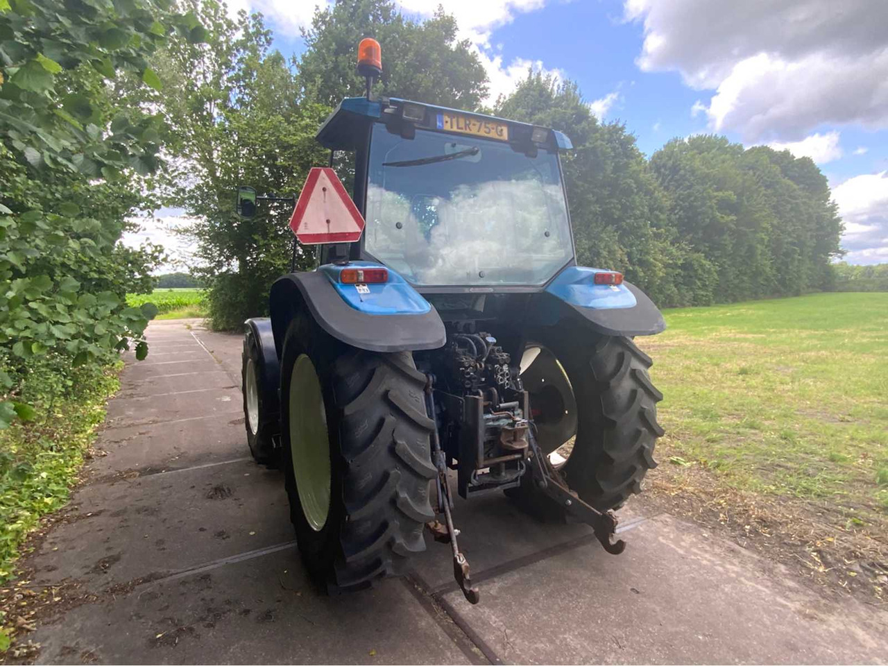 New holland TS-100 - جرار: صور 5 New holland TS-100 - جرار: صور 5