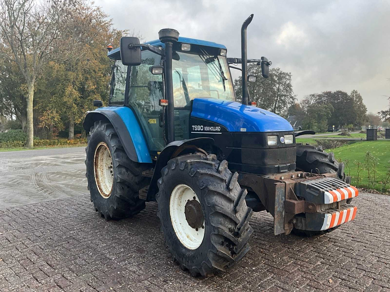 New holland TS90 - جرار: صور 4 New holland TS90 - جرار: صور 4