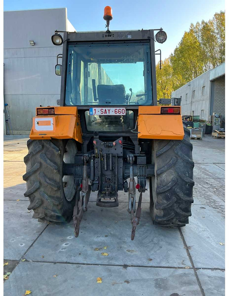 Renault 110.54 R7912 - جرار: صور 5 Renault 110.54 R7912 - جرار: صور 5