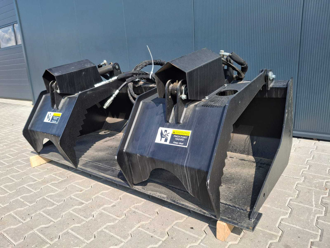 Rhino-cross 72 inch grapple Bucket - ال معدات حراثه: صور 1 Rhino-cross 72 inch grapple Bucket - ال معدات حراثه: صور 1