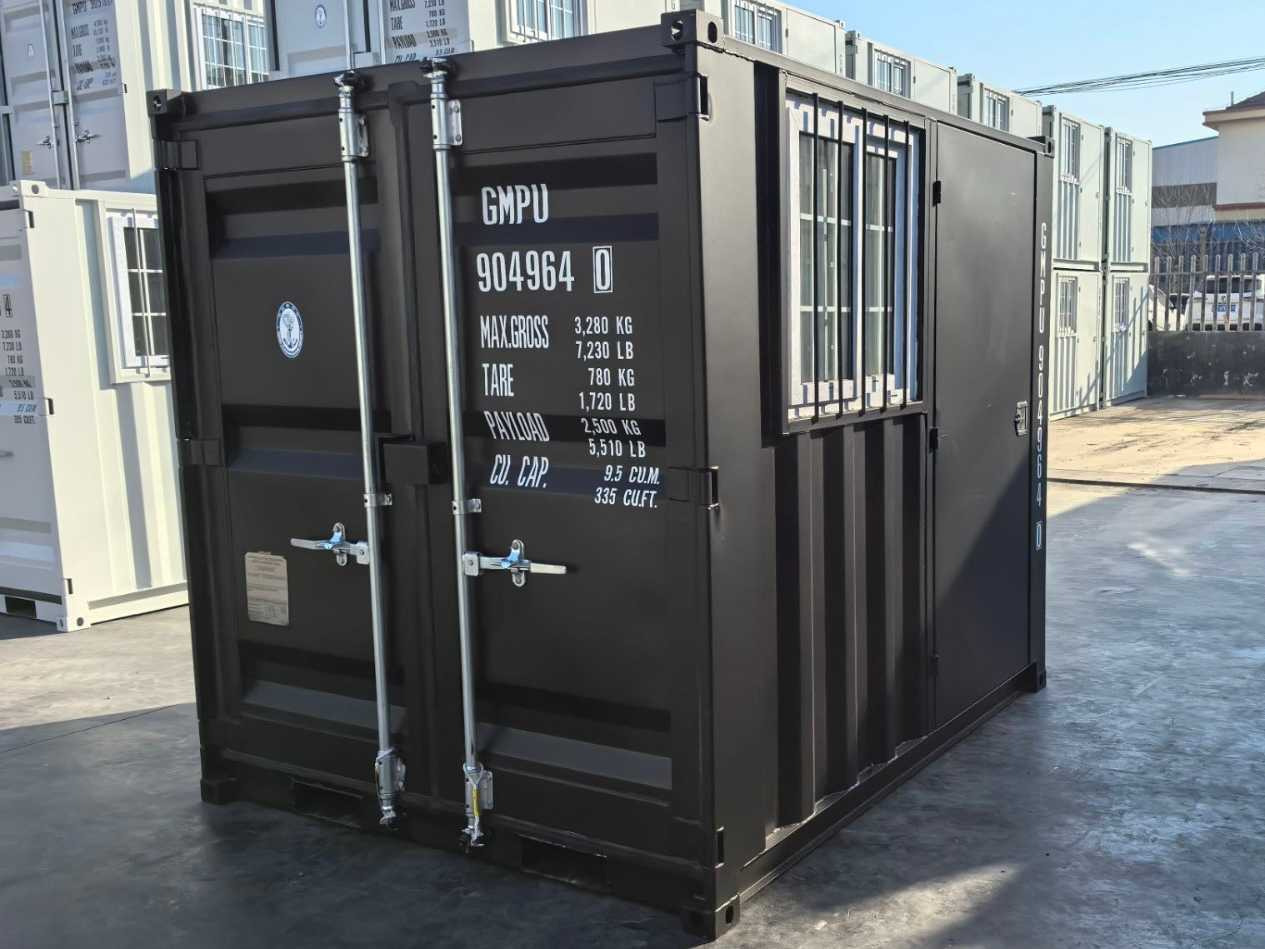 Rhino-cross-containers 8ft met deur en raam - حاوية شحن: صور 1 Rhino-cross-containers 8ft met deur en raam - حاوية شحن: صور 1