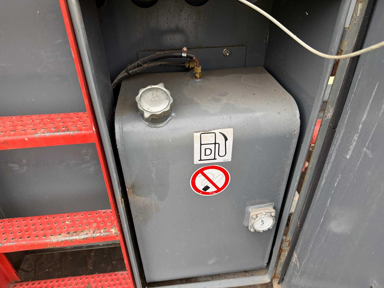 منصات هيدروليكية متنقلة SKYJACK - SJ8841RT 4X4 DIESEL - 14.5 METERS - 2016 - AERIAL WORK PLATFORM: صور 28 منصات هيدروليكية متنقلة SKYJACK - SJ8841RT 4X4 DIESEL - 14.5 METERS - 2016 - AERIAL WORK PLATFORM: صور 28