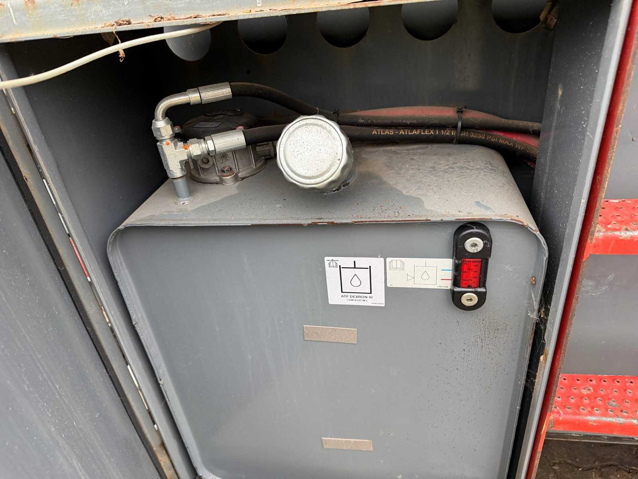 منصات هيدروليكية متنقلة SKYJACK - SJ8841RT 4X4 DIESEL - 14.5 METERS - 2016 - AERIAL WORK PLATFORM: صور 27 منصات هيدروليكية متنقلة SKYJACK - SJ8841RT 4X4 DIESEL - 14.5 METERS - 2016 - AERIAL WORK PLATFORM: صور 27