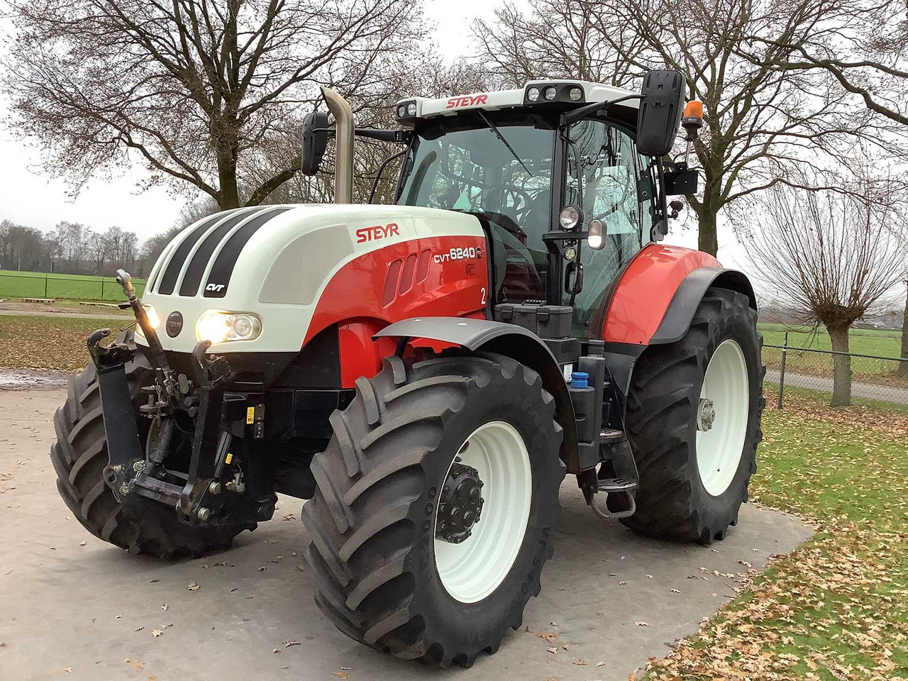 STEYR - 2016 - CVT 6240 - ALL-WHEEL DRIVE FARM TRACTOR - جرار: صور 1 STEYR - 2016 - CVT 6240 - ALL-WHEEL DRIVE FARM TRACTOR - جرار: صور 1