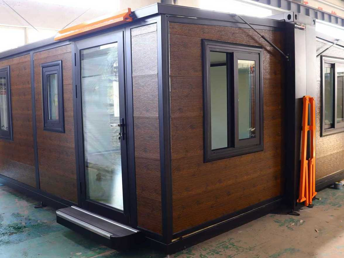 Stahlworks 15ft*20ft - البيت الحاوية: صور 1 Stahlworks 15ft*20ft - البيت الحاوية: صور 1