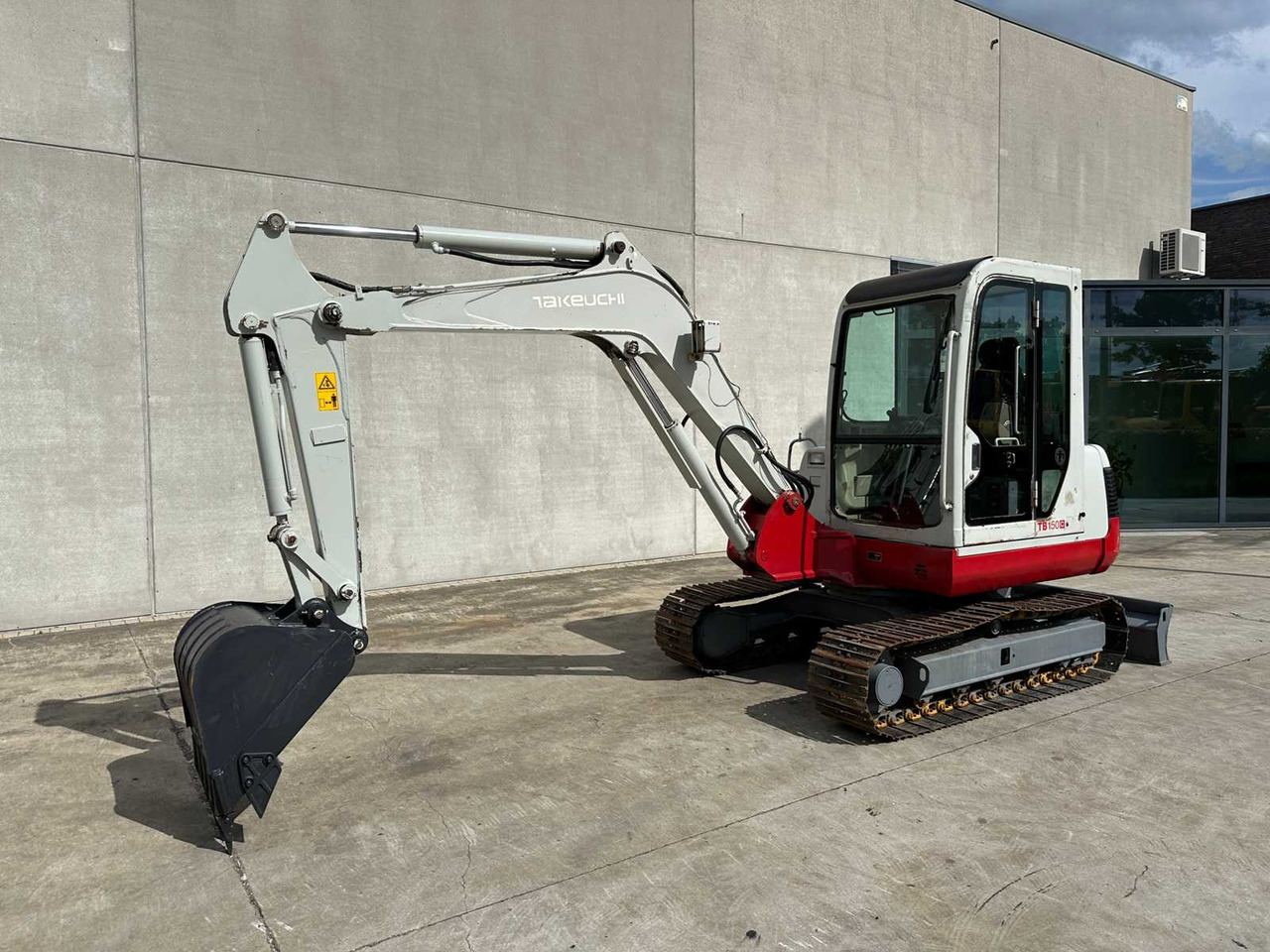 TAKEUCHI - 2010 - TB150C - MIDI EXCAVATOR - حفارة: صور 1 TAKEUCHI - 2010 - TB150C - MIDI EXCAVATOR - حفارة: صور 1