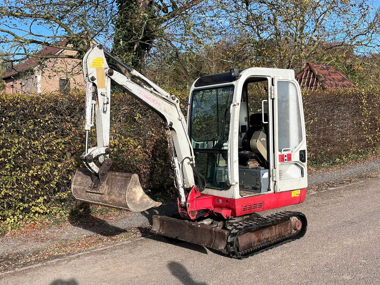 TAKEUCHI TB016 MINI EXCAVATOR - حفارة مصغرة: صور 3 TAKEUCHI TB016 MINI EXCAVATOR - حفارة مصغرة: صور 3