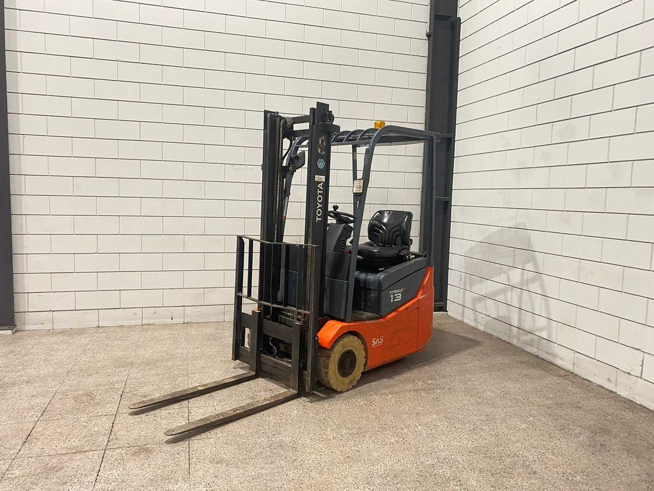 TOYOTA - 2012 - 7FBEST13 - FORKLIFT - SIDE-SHIFT - رافعة شوكية: صور 1 TOYOTA - 2012 - 7FBEST13 - FORKLIFT - SIDE-SHIFT - رافعة شوكية: صور 1